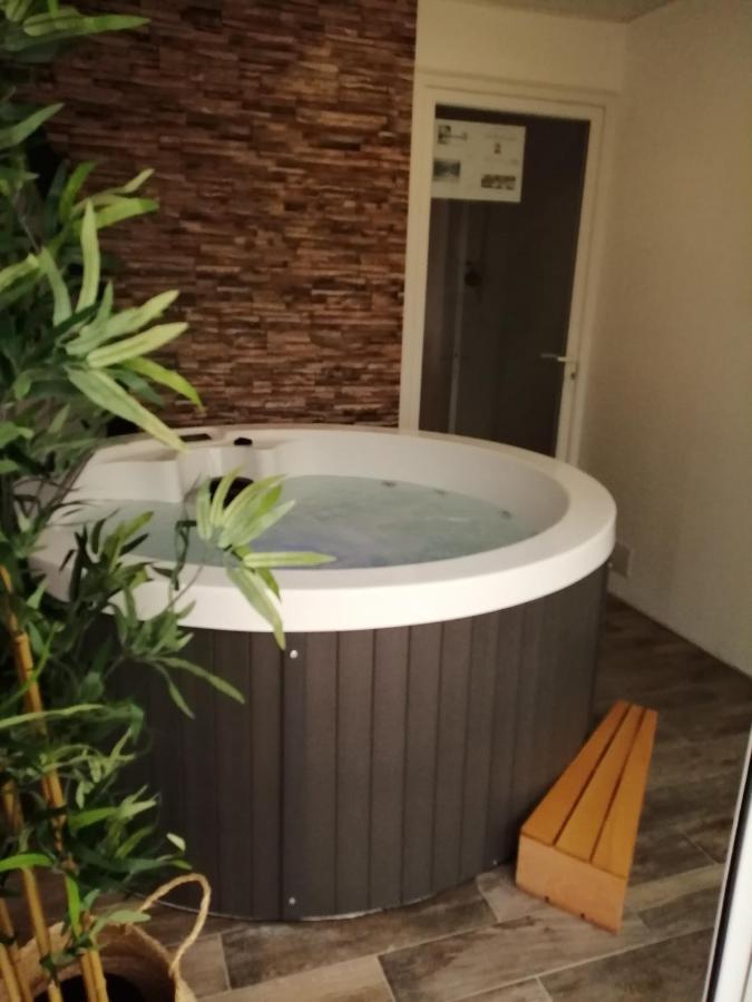 Villa bord de mer avec piscine et jacuzzi Pénestin Extérieur photo