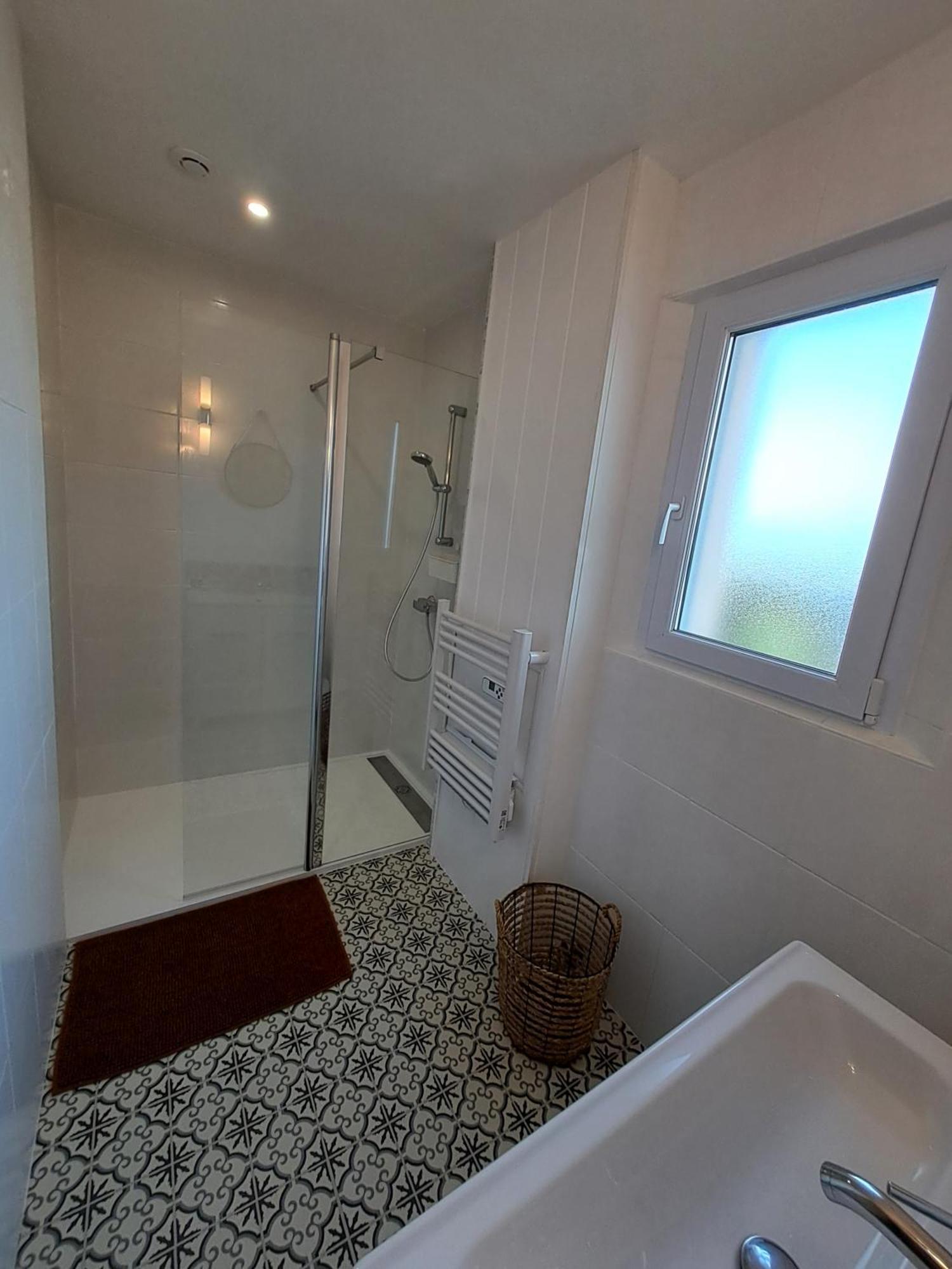 Villa bord de mer avec piscine et jacuzzi Pénestin Extérieur photo