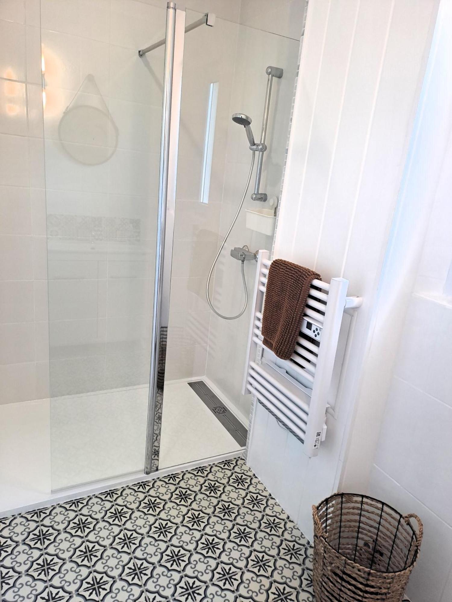 Villa bord de mer avec piscine et jacuzzi Pénestin Extérieur photo